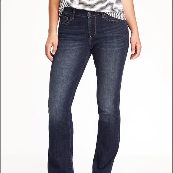 SOLD! Old Navy 8S Curvy Fit Mid-Rise Bootcut Jeans - Picture 6 of 8